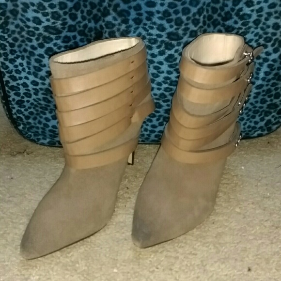 Killer pair of Joe's leather booties sz 7 - Picture 3 of 7